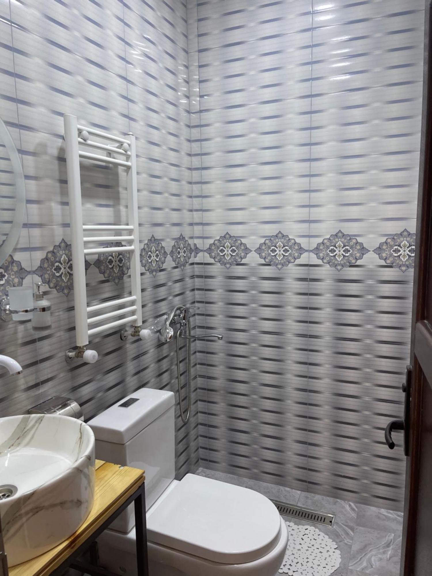 Sunny Guesthouse Kazbegi Exteriör bild