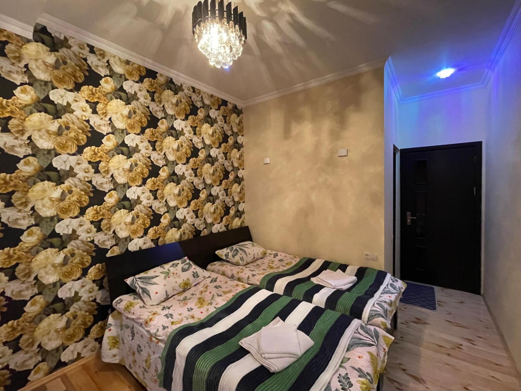 Sunny Guesthouse Kazbegi Exteriör bild