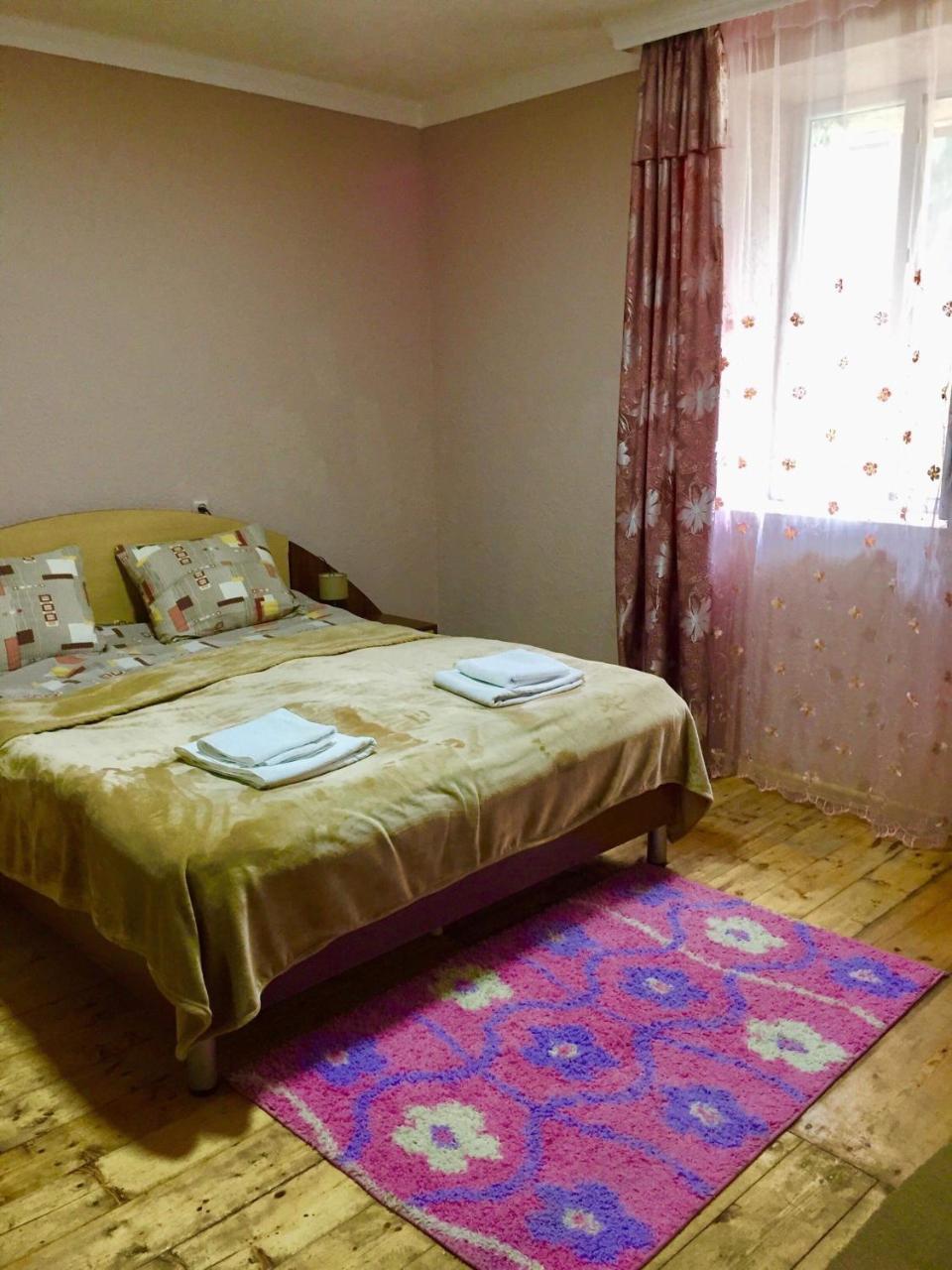 Sunny Guesthouse Kazbegi Exteriör bild
