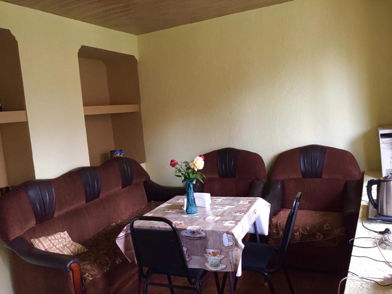 Sunny Guesthouse Kazbegi Exteriör bild